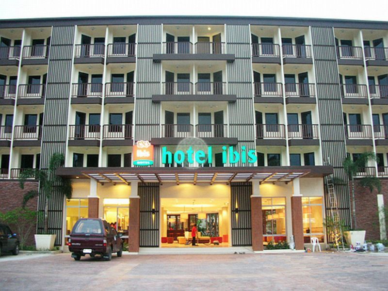 Отель Ibis Phuket Patong Экстерьер фото